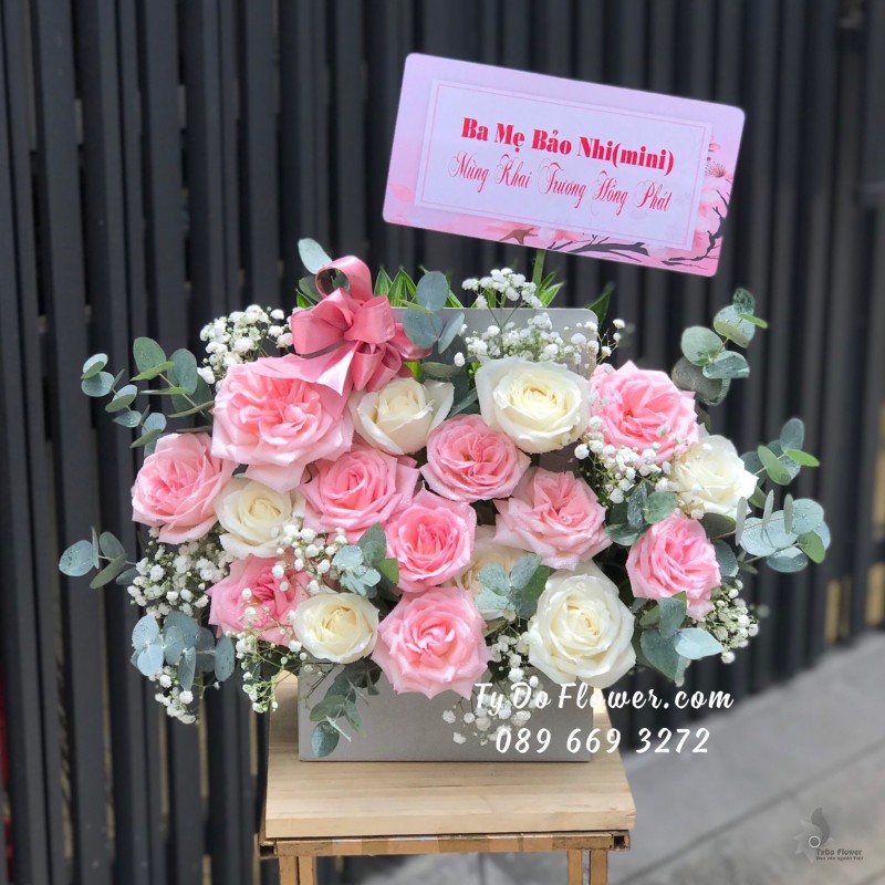 GIỎ HOA CHÚC MỪNG KHAI TRƯƠNG thiết kế Hoa Hồng Ohara mix Hoa Hồng Trắng