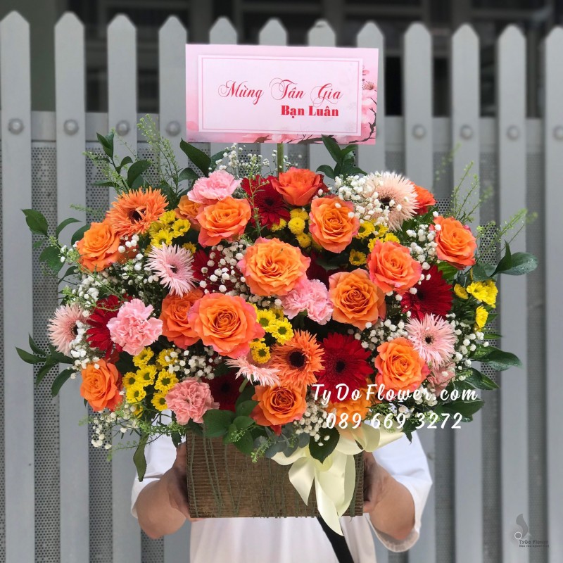 GIỎ HOA CHÚC MỪNG TÂN GIA thiết kế tone màu cam