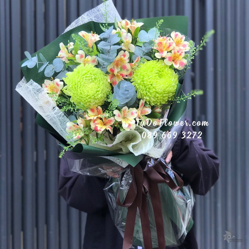 B0823947 BÓ HOA CÚC MẪU ĐƠN XANH CỐM mix HOA THUỶ TIÊN