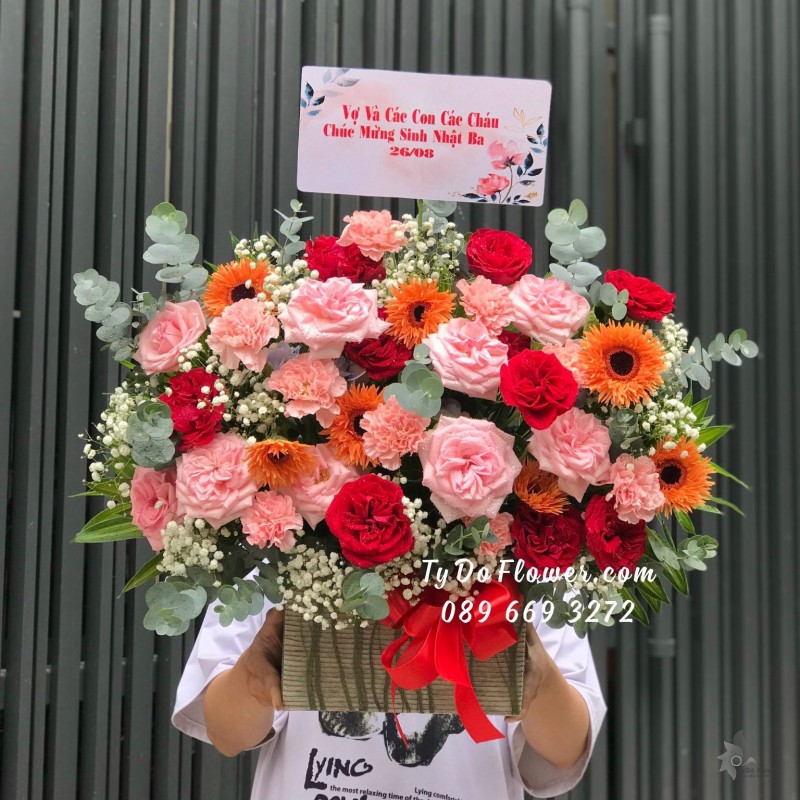 G0823955 GIỎ HOA CHÚC MỪNG SINH NHẬT BA thiết kế Hoa Hồng Ohara Đỏ - Hồng mix Đồng Tiền Tua - Cẩm Chướng Hồng