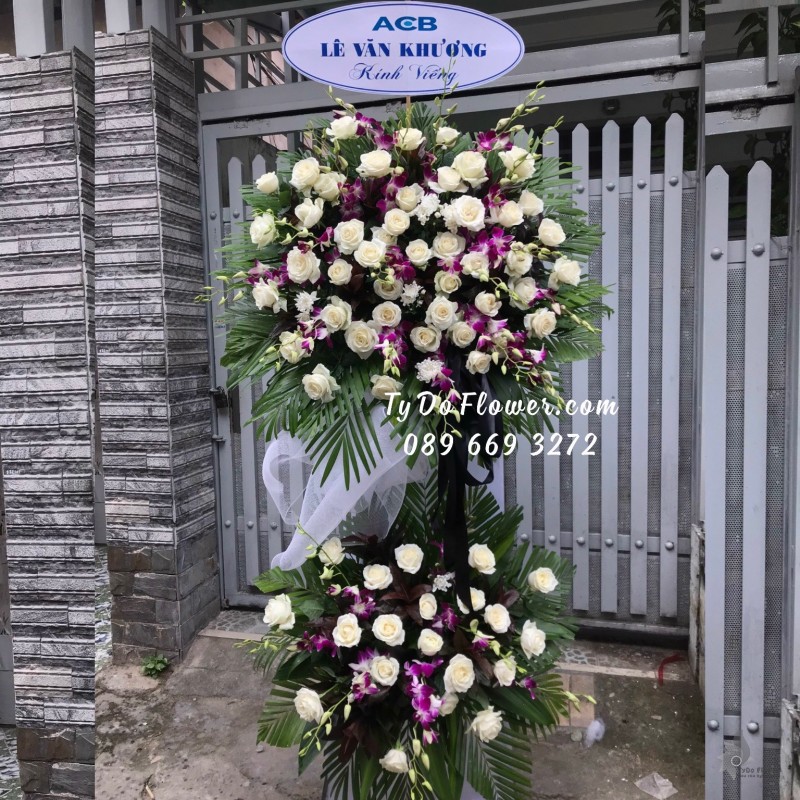 KCB0923979 KỆ HOA TANG LỄ VÒNG HOA CHIA BUỒN Hoa Kính Viếng