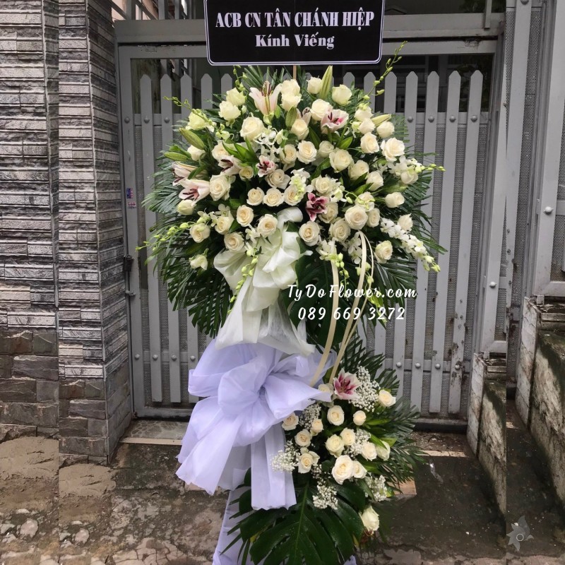 KCB10231063 KỆ HOA TANG LỄ VÒNG HOA CHIA BUỒN Hoa Kính Viếng
