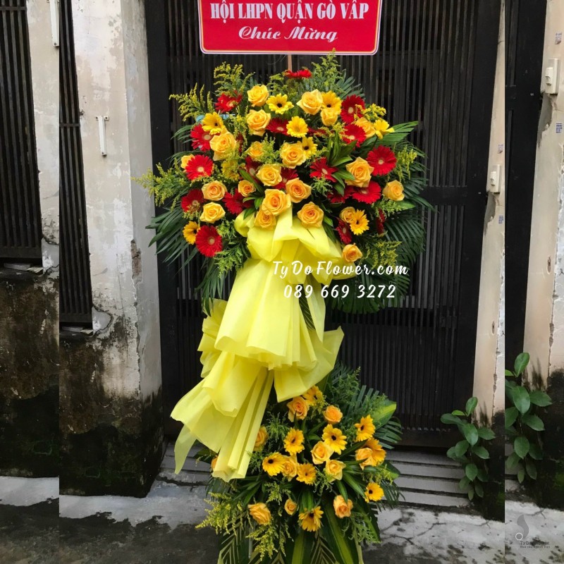 KCM10231072 KỆ HOA CHÚC MỪNG thiết kế chủ đạo Hoa Hồng Vàng