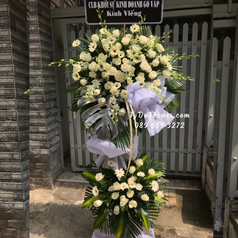 KCB10231074 KỆ HOA TANG LỄ VÒNG HOA CHIA BUỒN Hoa Kính Viếng
