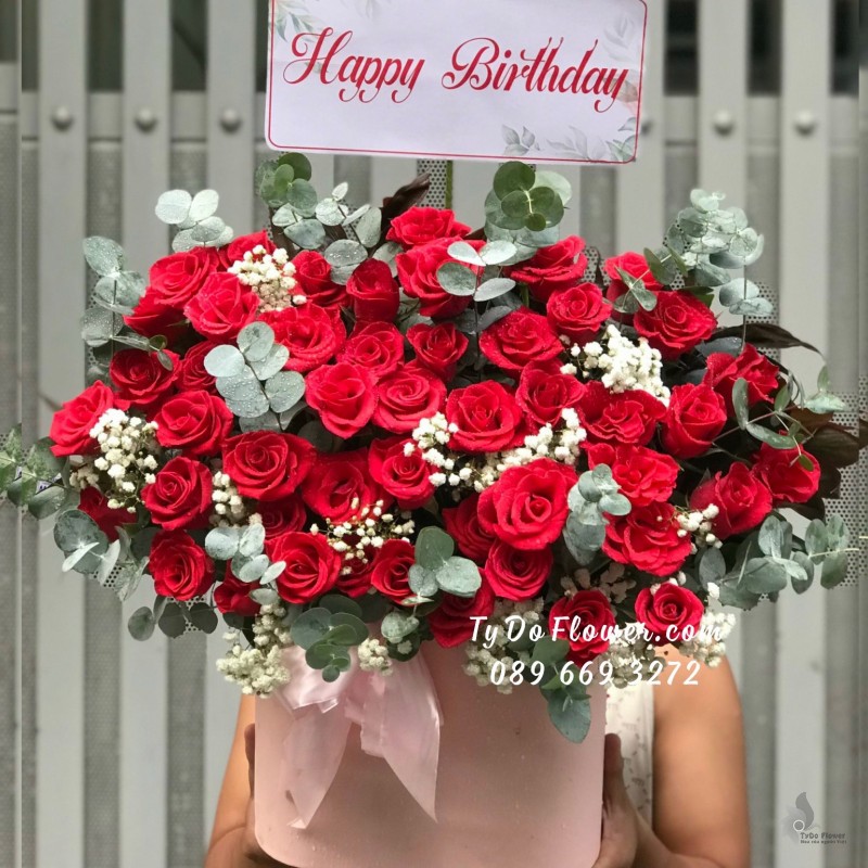 G102310112 GIỎ HOA CHÚC MỪNG SINH NHẬT thiết kế hoa hồng đỏ