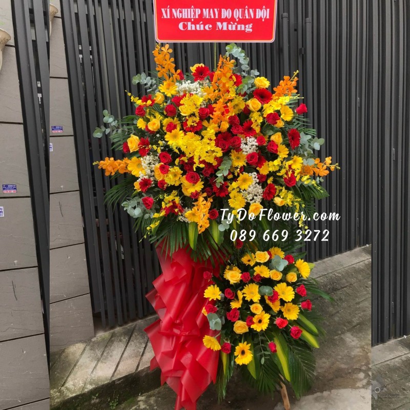 KCM11231110 KỆ HOA CHÚC MỪNG thiết kế tone màu đỏ vàng