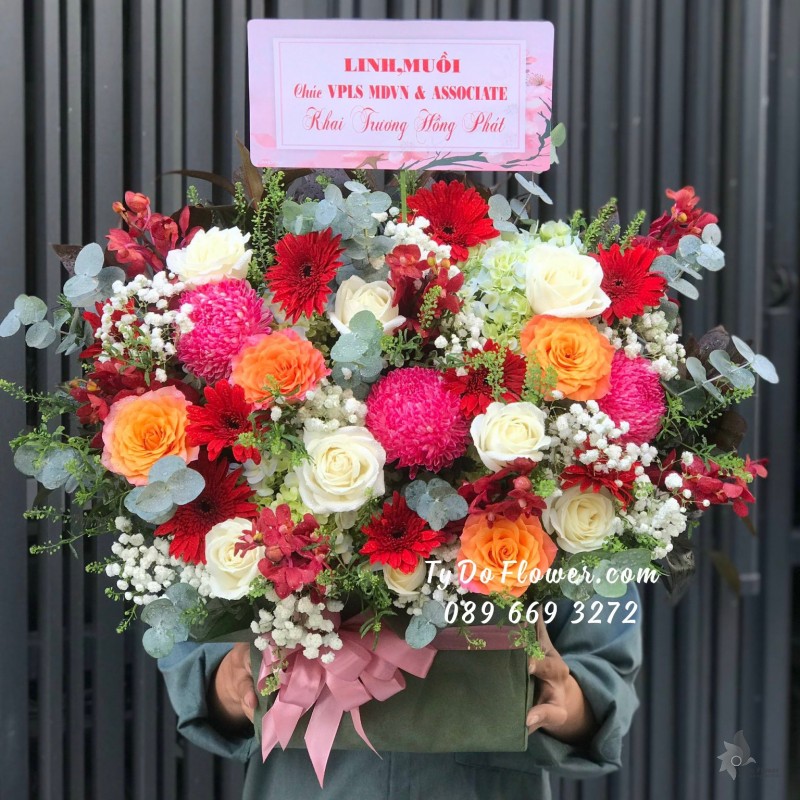 G11231164 GIỎ HOA CHÚC MỪNG KHAI TRƯƠNG HỒNG PHÁT thiết kế tone nhiều màu điểm nhấn hoa Cúc Mẫu Đơn Hồng Đỏ