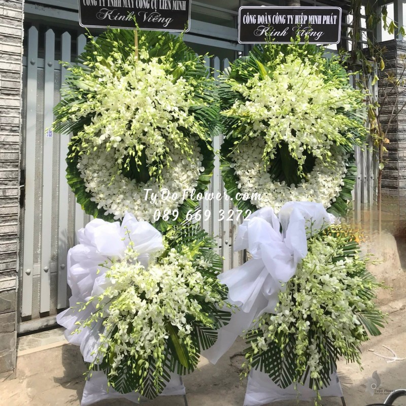 KCB11231182 KỆ HOA TANG LỄ VÒNG HOA CHIA BUỒN Kính Viếng
