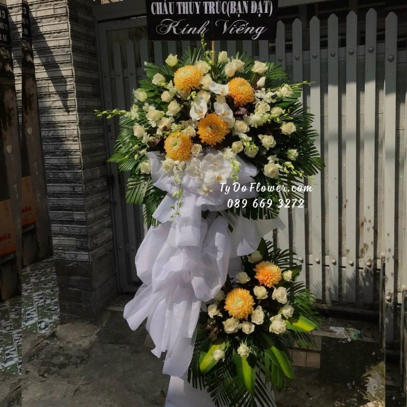 KCB11231187 KỆ HOA TANG LỄ VÒNG HOA CHIA BUỒN Kính Viếng