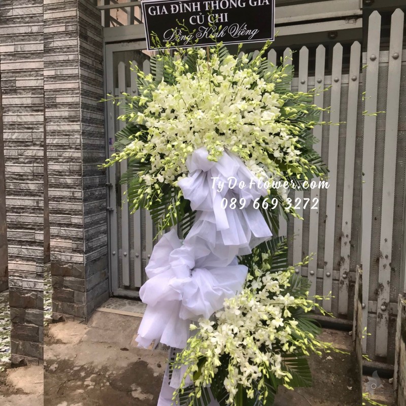 KCB11231192 KỆ HOA TANG LỄ VÒNG HOA CHIA BUỒN Đồng Kính Viếng