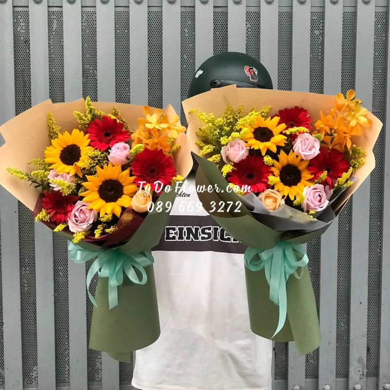 B12231202 BÓ HOA CHÚC MỪNG thiết kế tone màu đa sắc