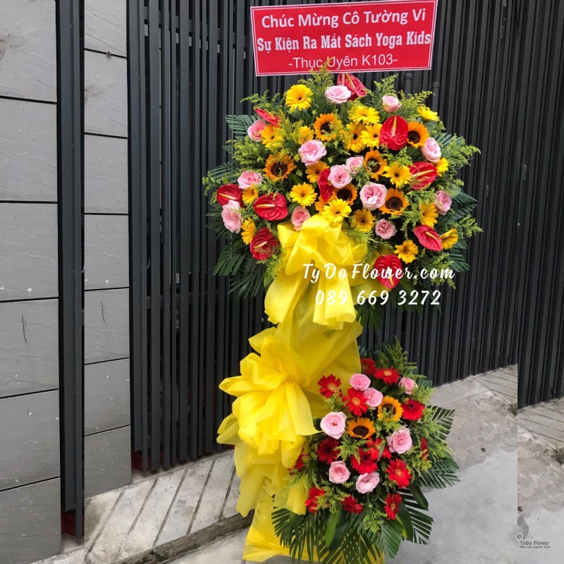 KCM01241258 KỆ HOA CHÚC MỪNG thiết kế tone màu hồng-vàng chủ đạo Hoa Hồng Ohara Pink Roses