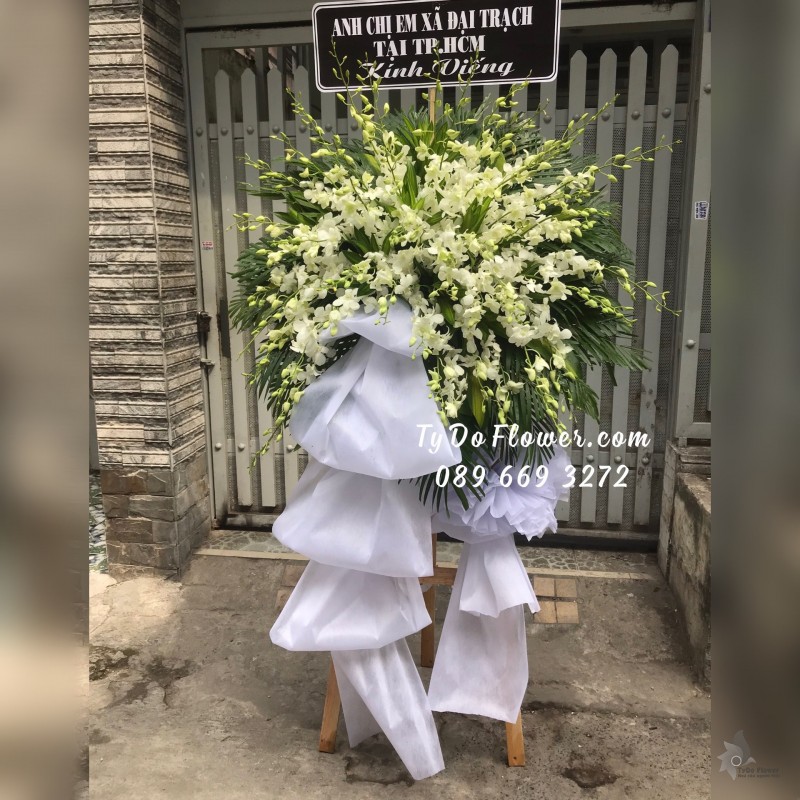 KCB01241298 KỆ HOA TANG LỄ VÒNG HOA CHIA BUỒN Hoa Kính Viếng thiết kế Hoa Lan Trắng