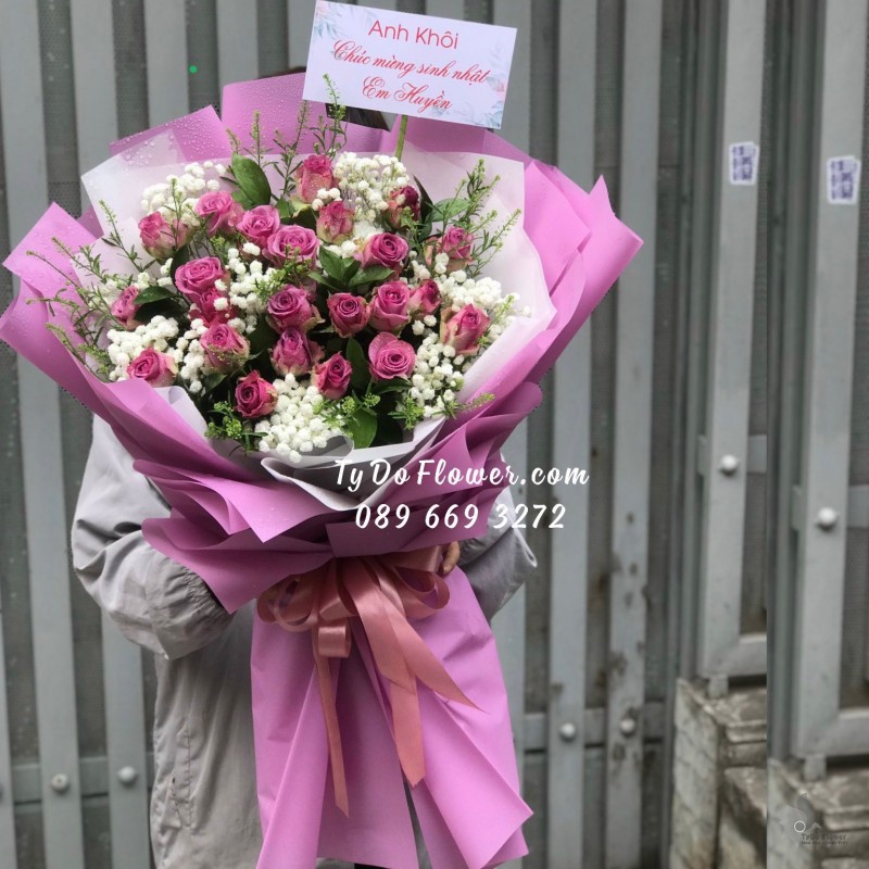 B01241310 BÓ HOA CHÚC MỪNG SINH NHẬT thiết kế Hoa Hồng Tím