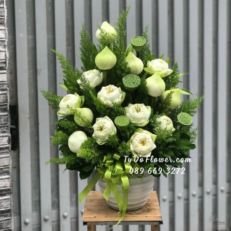 BI02241350 BÌNH HOA SEN TRẮNG Hoa Tưởng Niệm, thiết kế đặt bàn thờ cúng