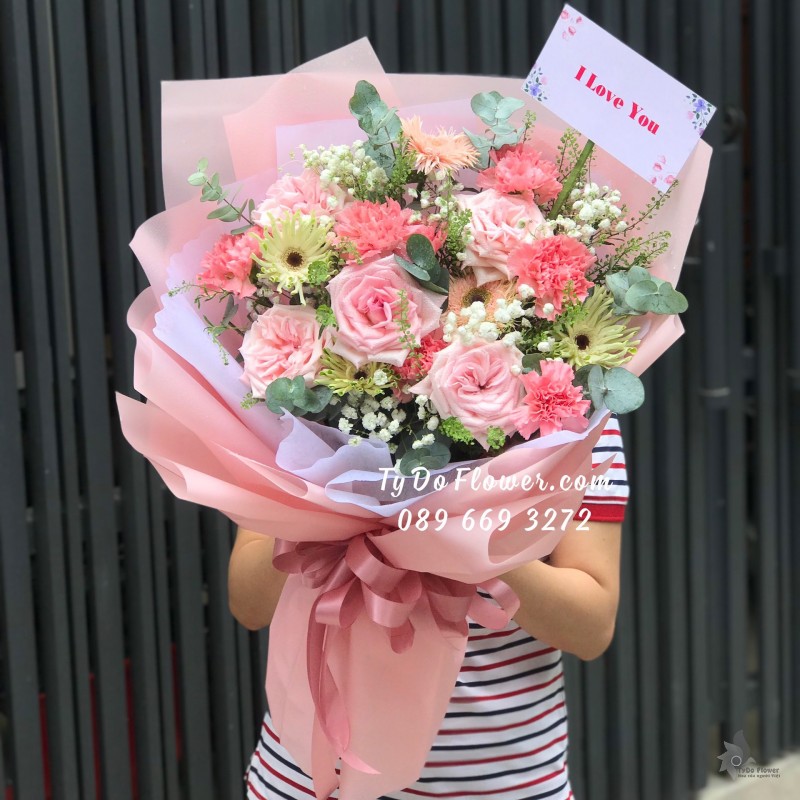 B02241367 BÓ HOA I LOVE YOU thiết kế tone màu Pastel, chủ đạo Hoa Hồng Ohara Pink Roses