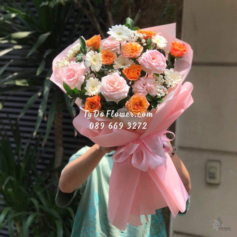 B04241503 BÓ HOA CHÚC MỪNG thiết kế tone màu hồng cam trắng