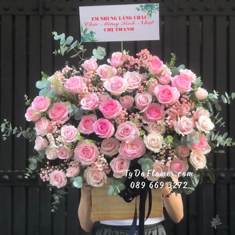 G05241525 GIỎ HOA CHÚC MỪNG SINH NHẬT Thiết Kế Hoa Hồng Pastel