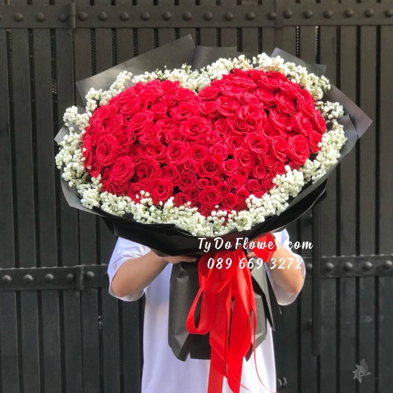 B05241539 BÓ HOA HỒNG ĐỎ Thiết Kế Hoa Trái Tim Đỏ