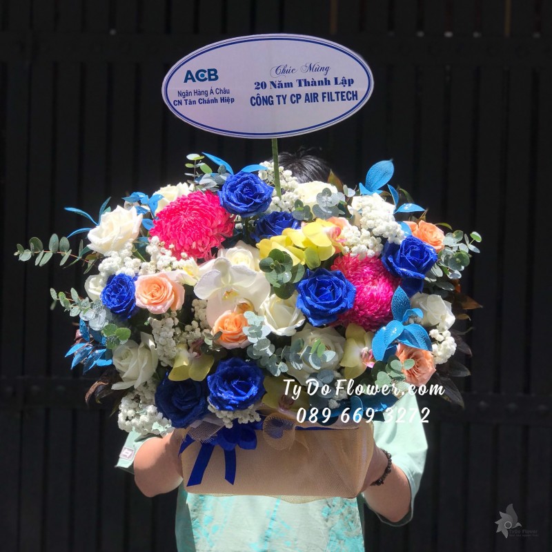 G05241542 GIỎ HOA CHÚC MỪNG NGÀY THÀNH LẬP Thiết Kế Hoa Hồng Xanh