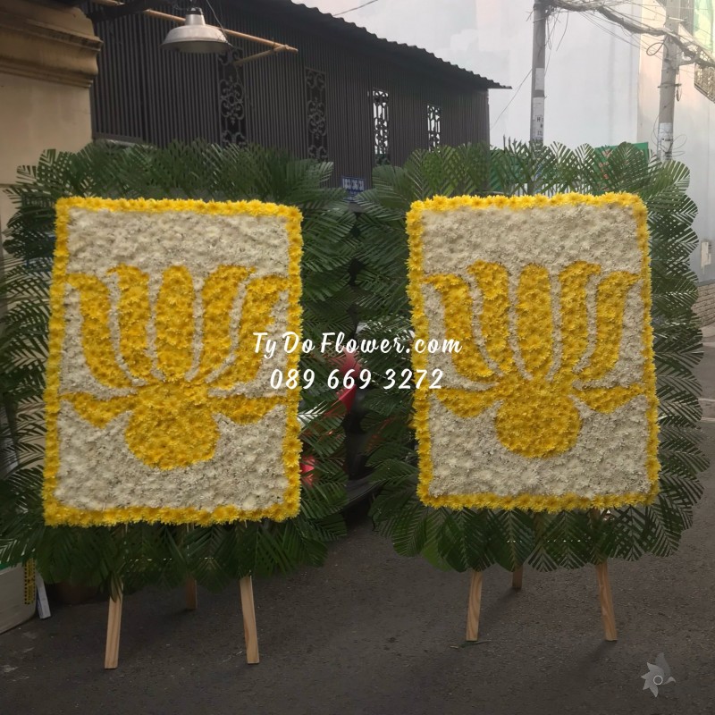 KCM05241591 KỆ HOA CHÚC MỪNG ĐẠI LỄ PHẬT ĐẢN Thiết Kế Hình Biểu Tượng Bông Hoa Sen Vàng