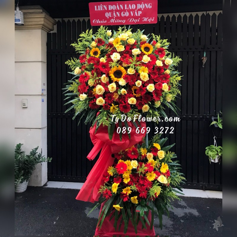 KCM05241599 KỆ HOA CHÚC MỪNG ĐẠI HỘI Thiết kế tông màu đỏ vàng