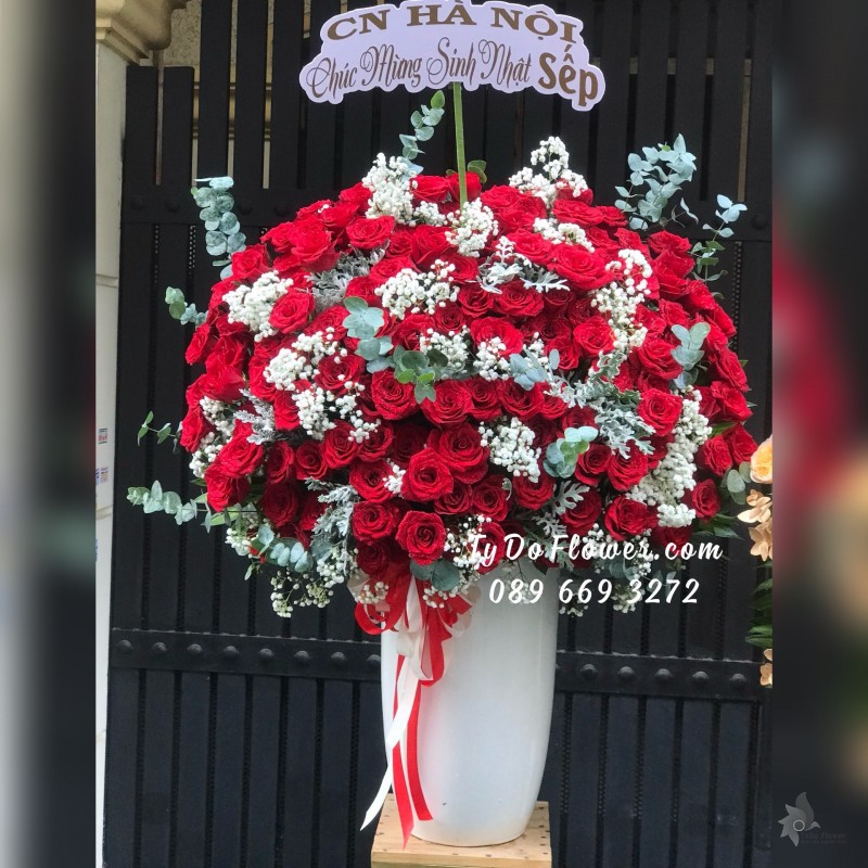 BI06241637 BÌNH HOA CHÚC MỪNG SINH NHẬT SẾP thiết kế Hoa Hồng Đỏ Ecuador Red Roses