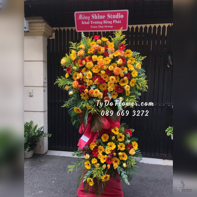 KCM06241641 KỆ HOA CHÚC MỪNG KHAI TRƯƠNG HỒNG PHÁT Thiết kế tông màu đỏ vàng