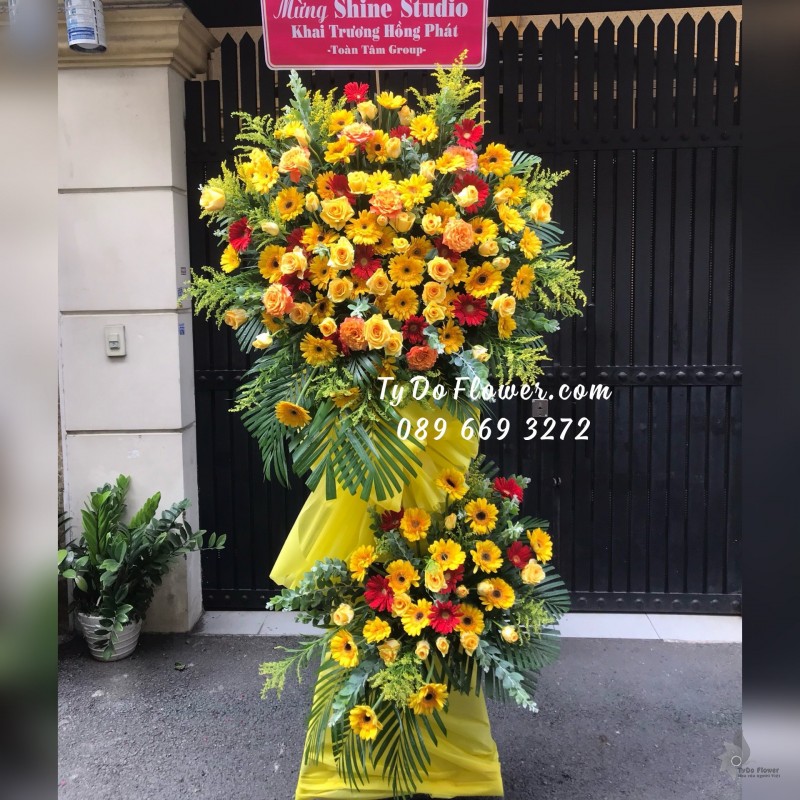 KCM06241642 KỆ HOA CHÚC MỪNG KHAI TRƯƠNG HỒNG PHÁT Thiết kế tông màu đỏ vàng