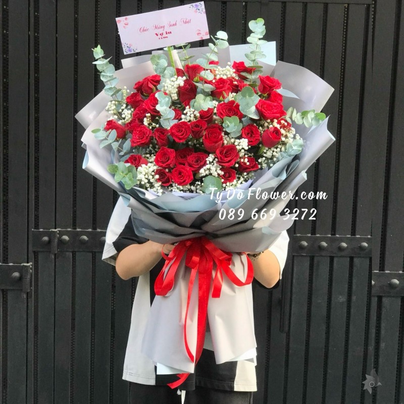 B06241674 BÓ HOA CHÚC MỪNG SINH NHẬT VỢ IU thiết kế Hoa Hồng Đỏ Ecuador