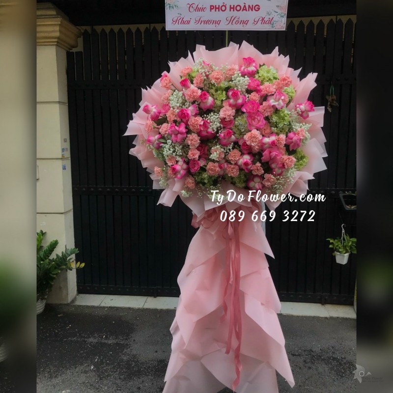 KCM08241746 KỆ HOA CHÚC MỪNG KHAI TRƯƠNG HỒNG PHÁT thiết kế Hoa Hồng Song Hỷ, Hoa Cẩm Chướng, Hoa Cẩm Tú Cầu