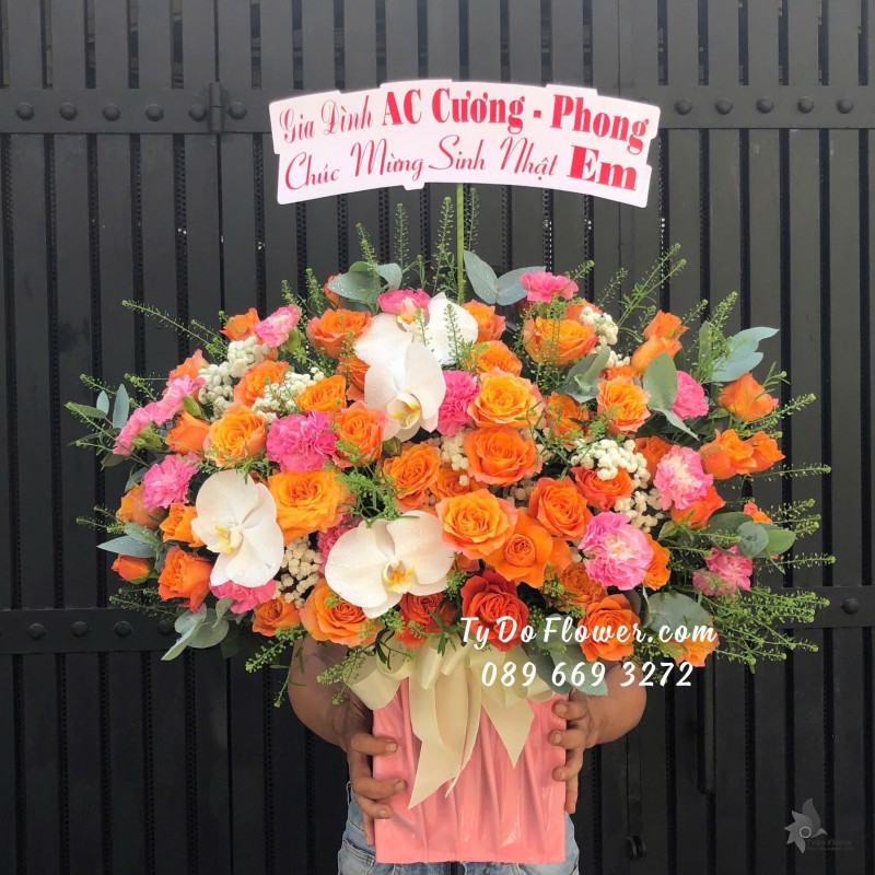 G10241938 GIỎ HOA CHÚC MỪNG SINH NHẬT Thiết Kế tone màu hồng cam, chủ đạo Hoa Hồng Cam Party, Cẩm Chướng Phăng Hồng