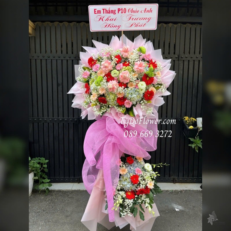 KCM01256 KỆ HOA CHÚC MỪNG KHAI TRƯƠNG HỒNG PHÁT Thiết kế tông màu đỏ hồng xanh, chủ đạo Hoa Hồng, Đồng Tiền, Cẩm Tú Cầu