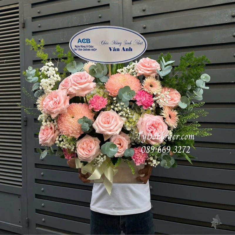 G012562 GIỎ HOA CHÚC MỪNG SINH NHẬT Thiết kế tông màu hồng, chủ đạo Hoa Hồng Pink Ohara, Cúc Mẫu Đơn
