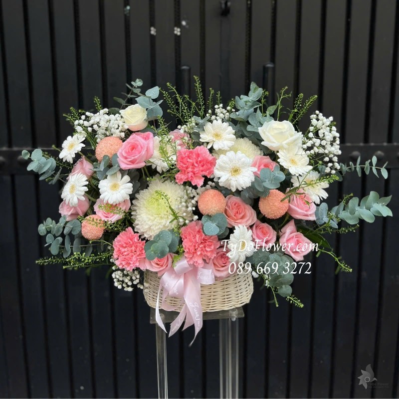 G012576 GIỎ HOA CHÚC MỪNG Thiết kế tông màu Pastel, chủ đạo Hoa Cúc, Hoa Hồng, Đồng Tiền, Cẩm Chướng Phăng Hồng
