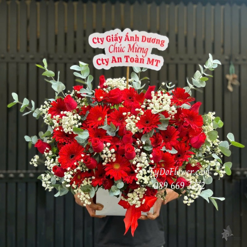 G012591 GIỎ HOA CHÚC MỪNG Thiết kế Hoa Hồng Đỏ, Đồng Tiền Đỏ