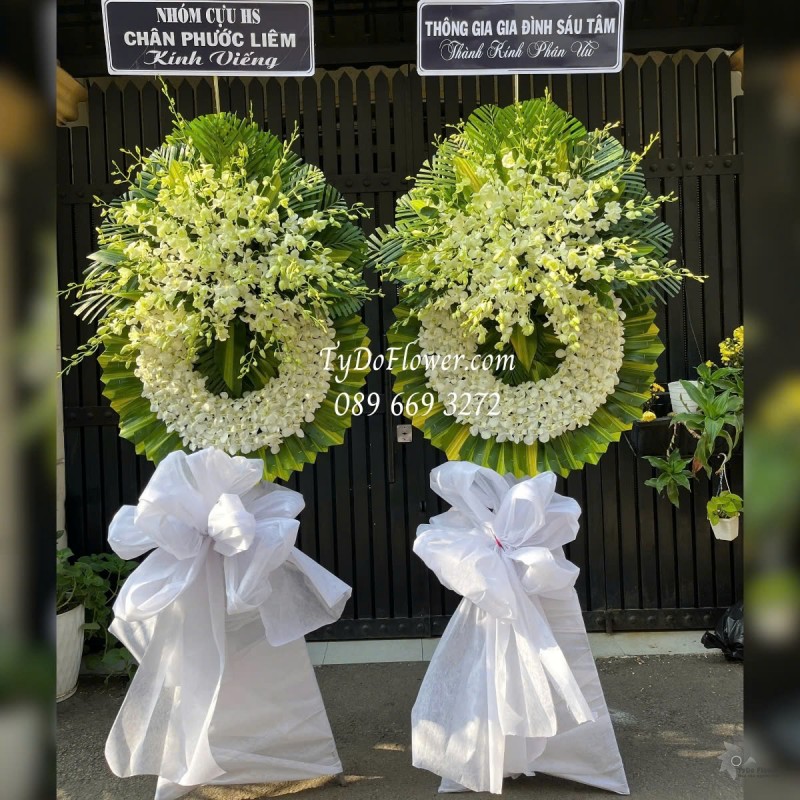 KCB012592 ĐẶT TỪ 02 KỆ HOA TANG LỄ VÒNG HOA CHIA BUỒN Kính Viếng Thiết kế 01 tầng Hoa Lan Trắng