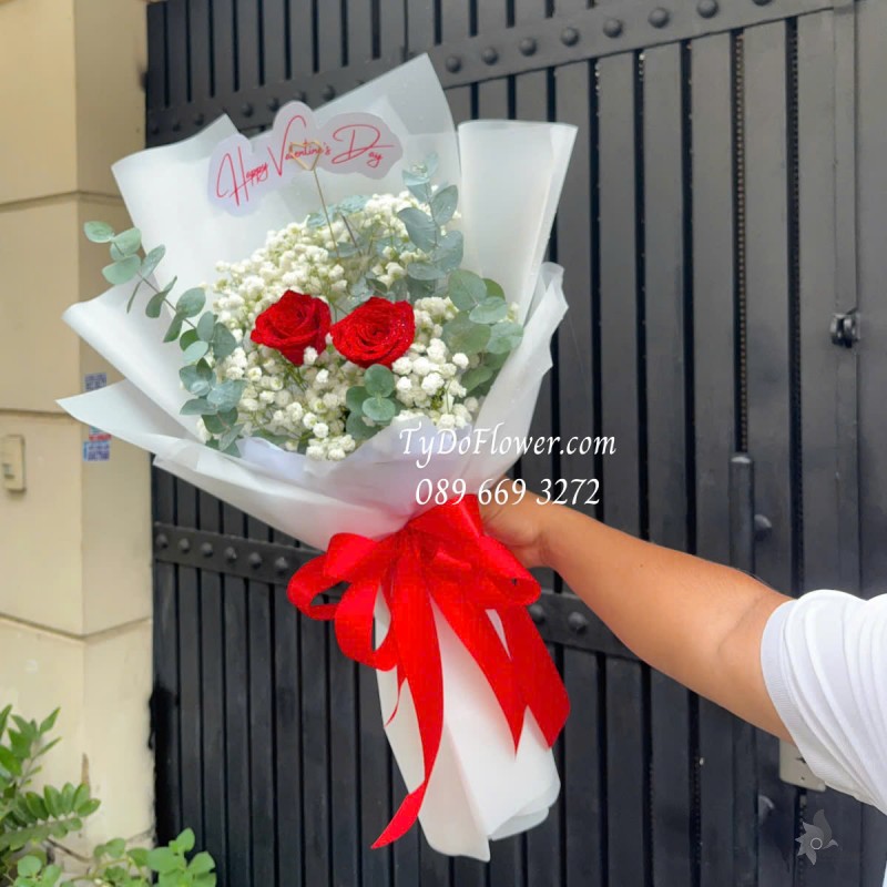 B0125144 BÓ HOA VALENTINE Thiết kế Hoa Hồng Đỏ, Baby Trắng