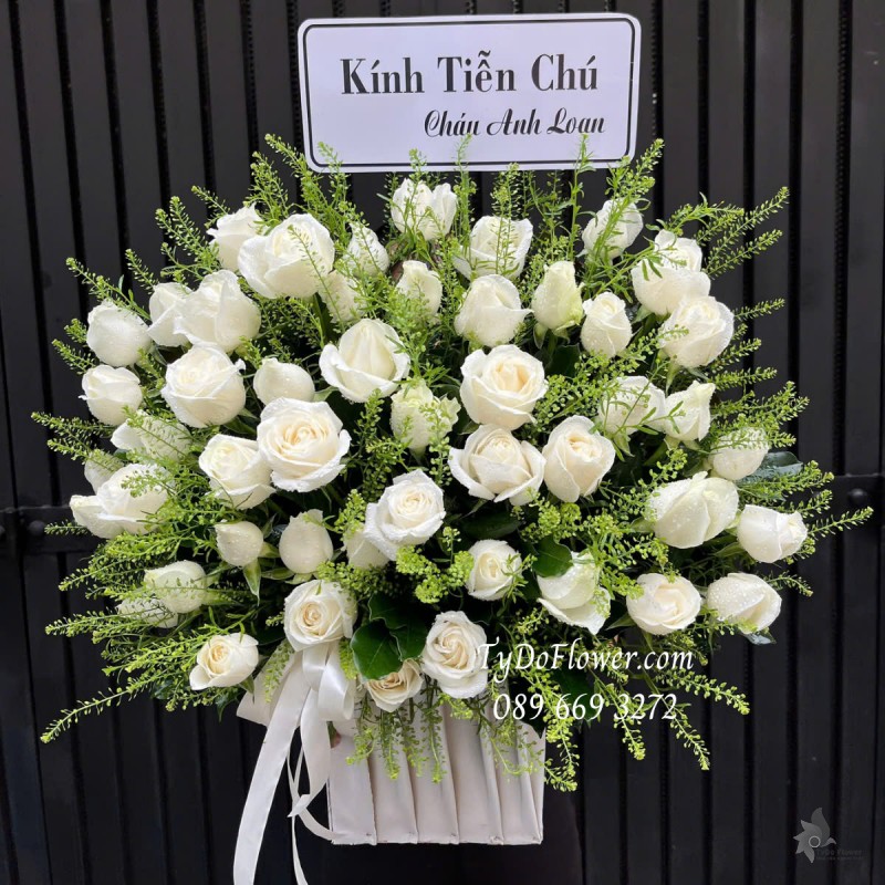 G0325241 GIỎ HOA TANG LỄ HOA CHIA BUỒN Kính Tiễn Thiết kế Hoa Hồng Trắng