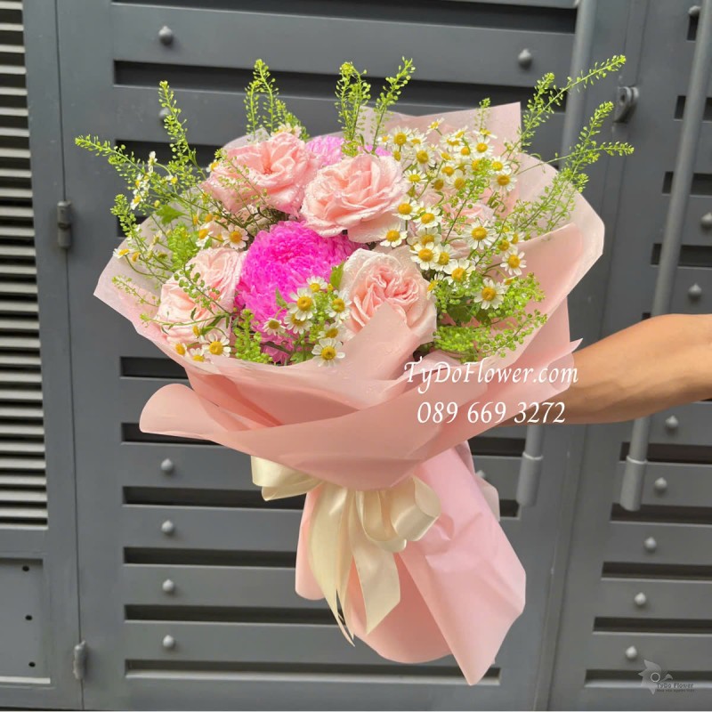 B0325252 BÓ HOA CHÚC MỪNG Thiết kế Hoa Hồng Pink Ohara, Cúc Mẫu Đơn Hồng, Cúc Tân