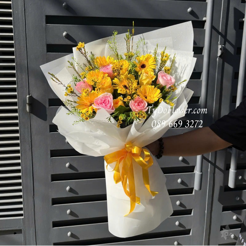 B0325255 BÓ HOA CHÚC MỪNG Thiết kế Hoa Hồng, Đồng Tiền, Thanh Liễu