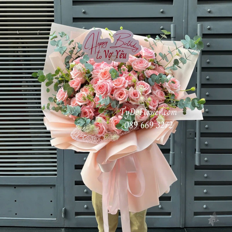 B0425284 BÓ HOA CHÚC MỪNG SINH NHẬT VỢ YÊU Thiết kế 99 Bông Hoa hồng Pink Ohara Roses