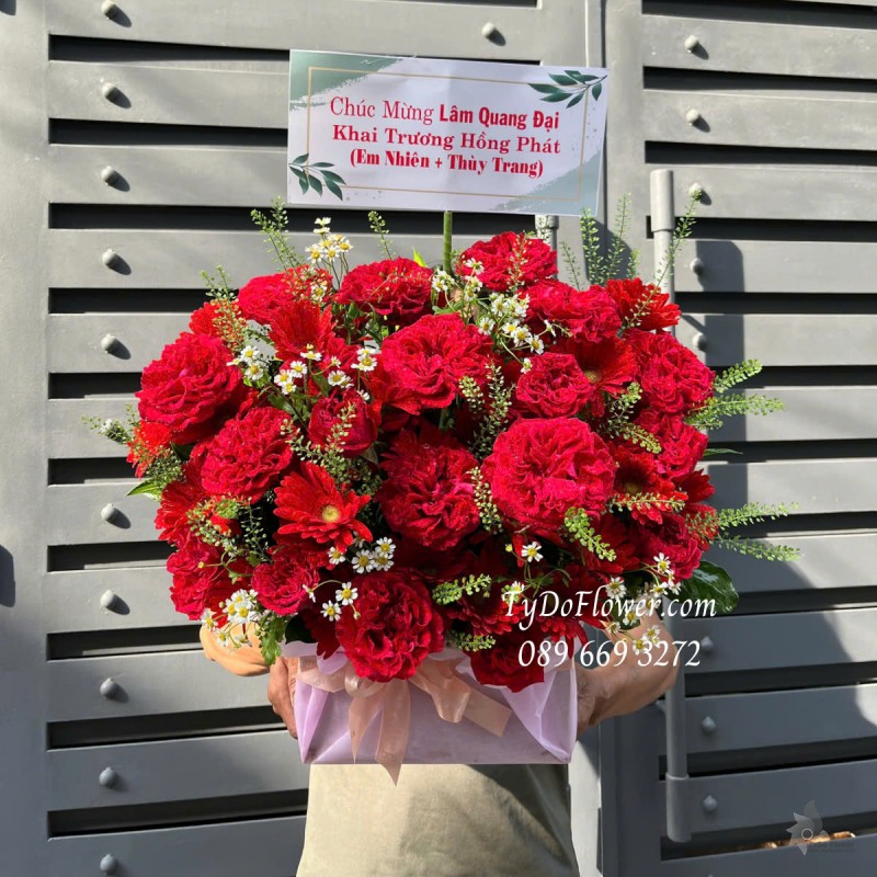 G0425298 GIỎ HOA CHÚC MỪNG KHAI TRƯƠNG HỒNG PHÁT Thiết kế Hoa Hồng Đỏ Red Ohara Roses