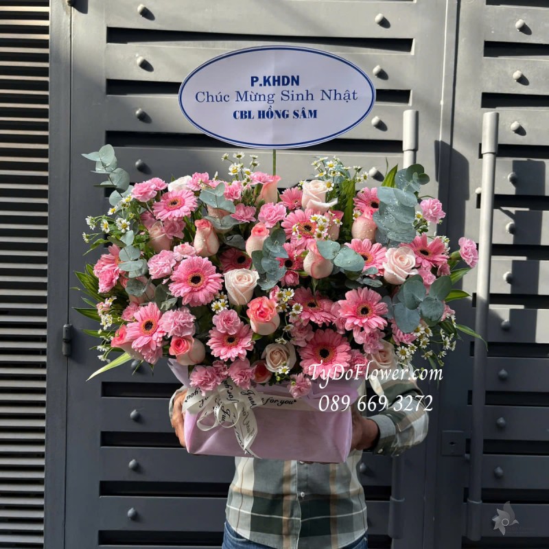 G0425299 GIỎ HOA CHÚC MỪNG SINH NHẬT Thiết kế gam màu hồng Pastel, Hoa Hồng, Đồng Tiền Mini, Cẩm Chướng