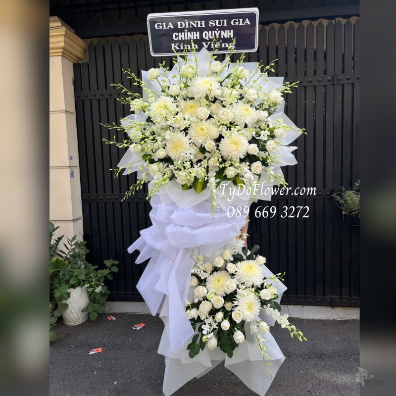 KCB0425313 KỆ HOA TANG LỄ VÒNG HOA CHIA BUỒN Kính Viếng Thiết kế 02 tầng Hoa Lan, Hoa Hồng, Hoa Cúc