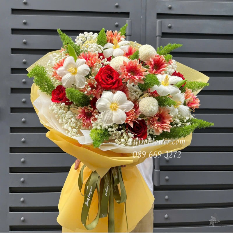 B0425338 BÓ HOA CHÚC MỪNG Thiết kế Hoa Hồng Đỏ Ecuador, Hoa Tulip, Cúc Ping Pong, Đồng Tiền, Thược Dược