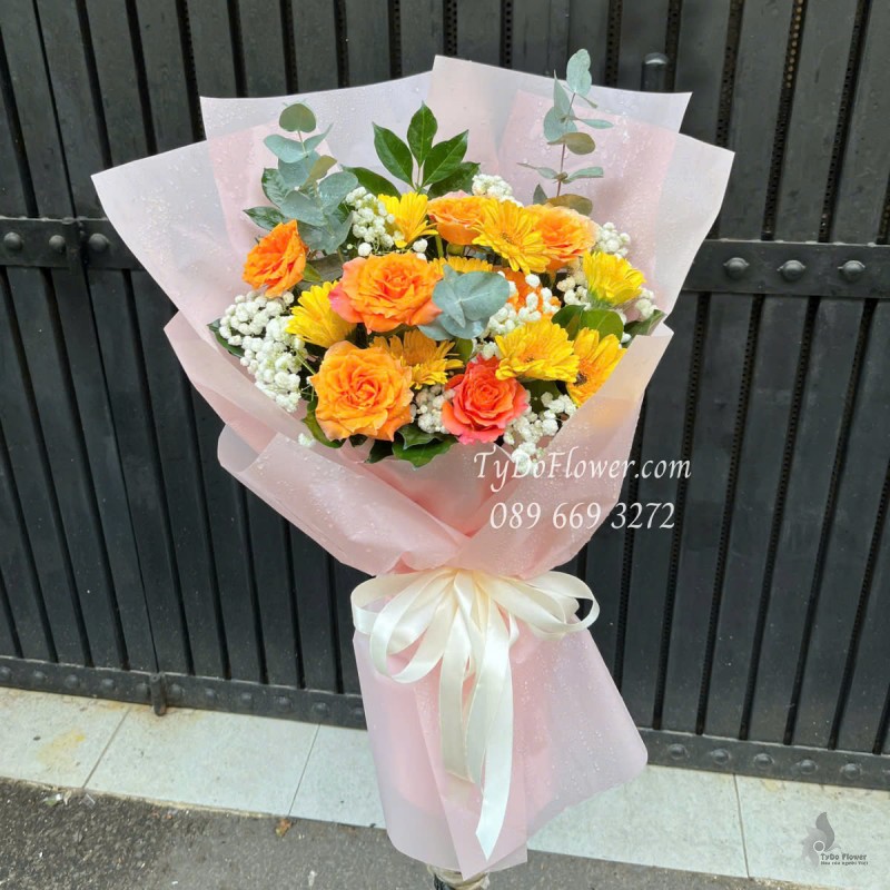 B0525402 BÓ HOA CHÚC MỪNG Thiết kế Hoa Hồng Cam Spirit, Đồng Tiền