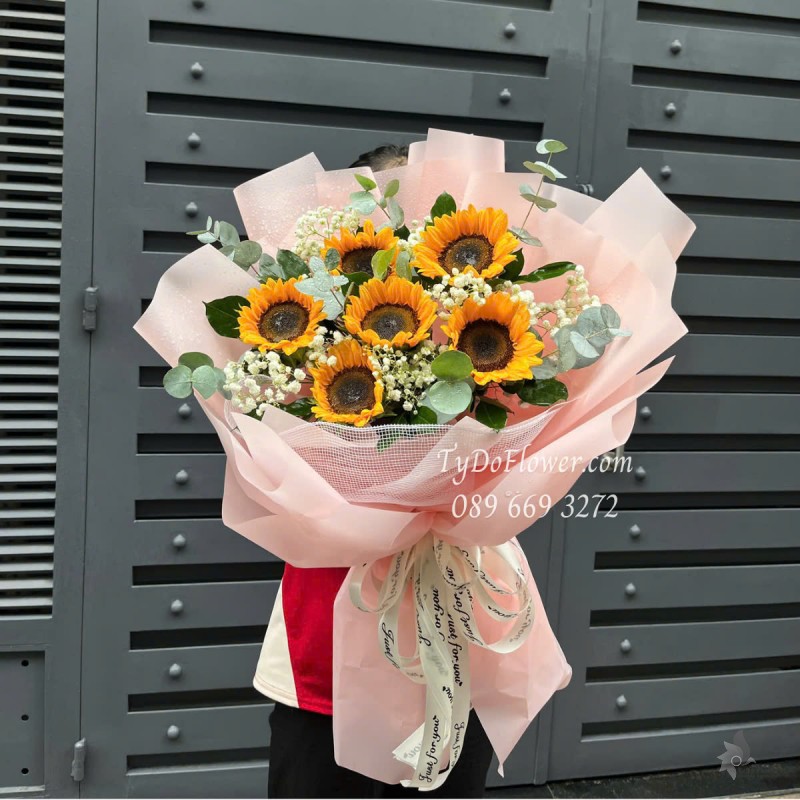 B0525406 BÓ HOA CHÚC MỪNG Thiết kế Hoa Hướng Dương