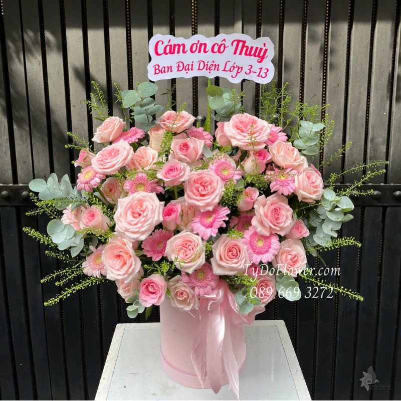 G0525430 GIỎ HOA CÁM ƠN CÔ Thiết kế Hoa Hồng Pink Ohara Roses, Lạc Thần, Đồng Tiền