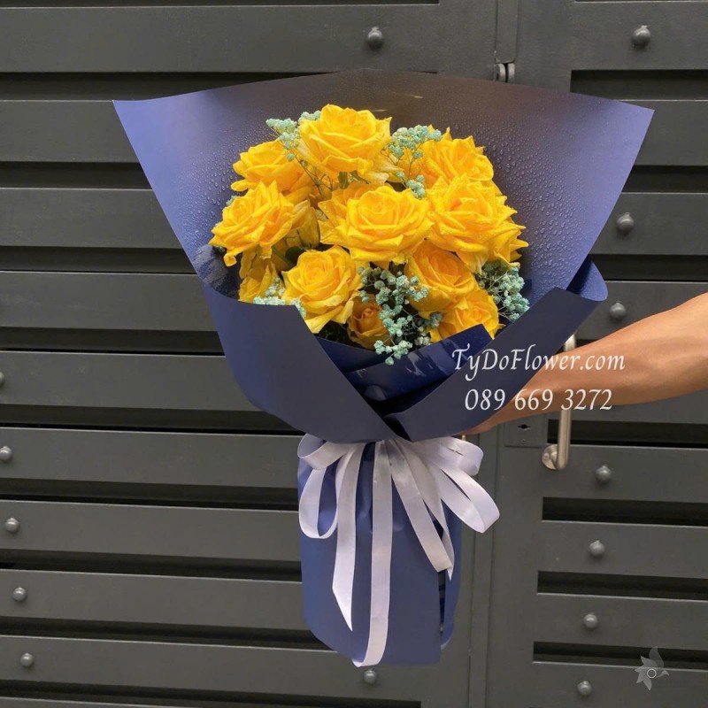 B0625460 BÓ HOA CHÚC MỪNG Thiết kế Hoa Hồng Vàng Gold